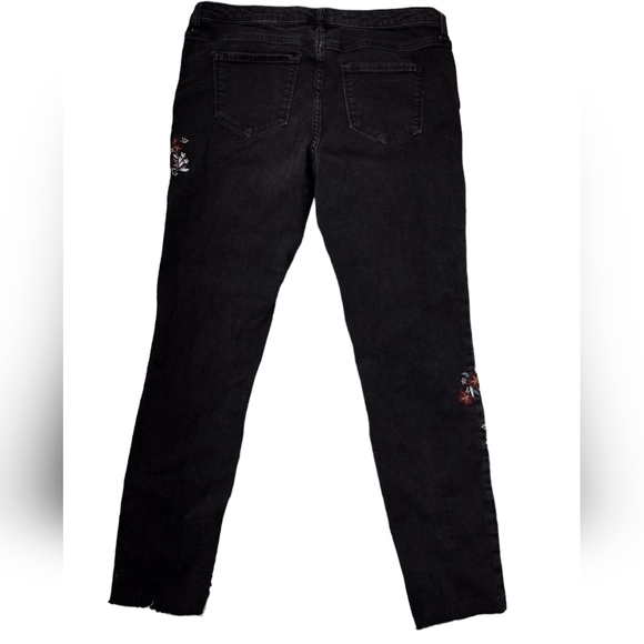 Massimo‎ Black Embroidered Mid Rise Skinny Distressed Women's Jeans 12/31 - Picture 7 of 8